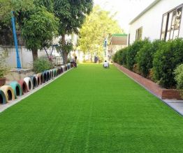 Có nên làm thảm cỏ nhân tạo? Ưu nhược điểm cần biết